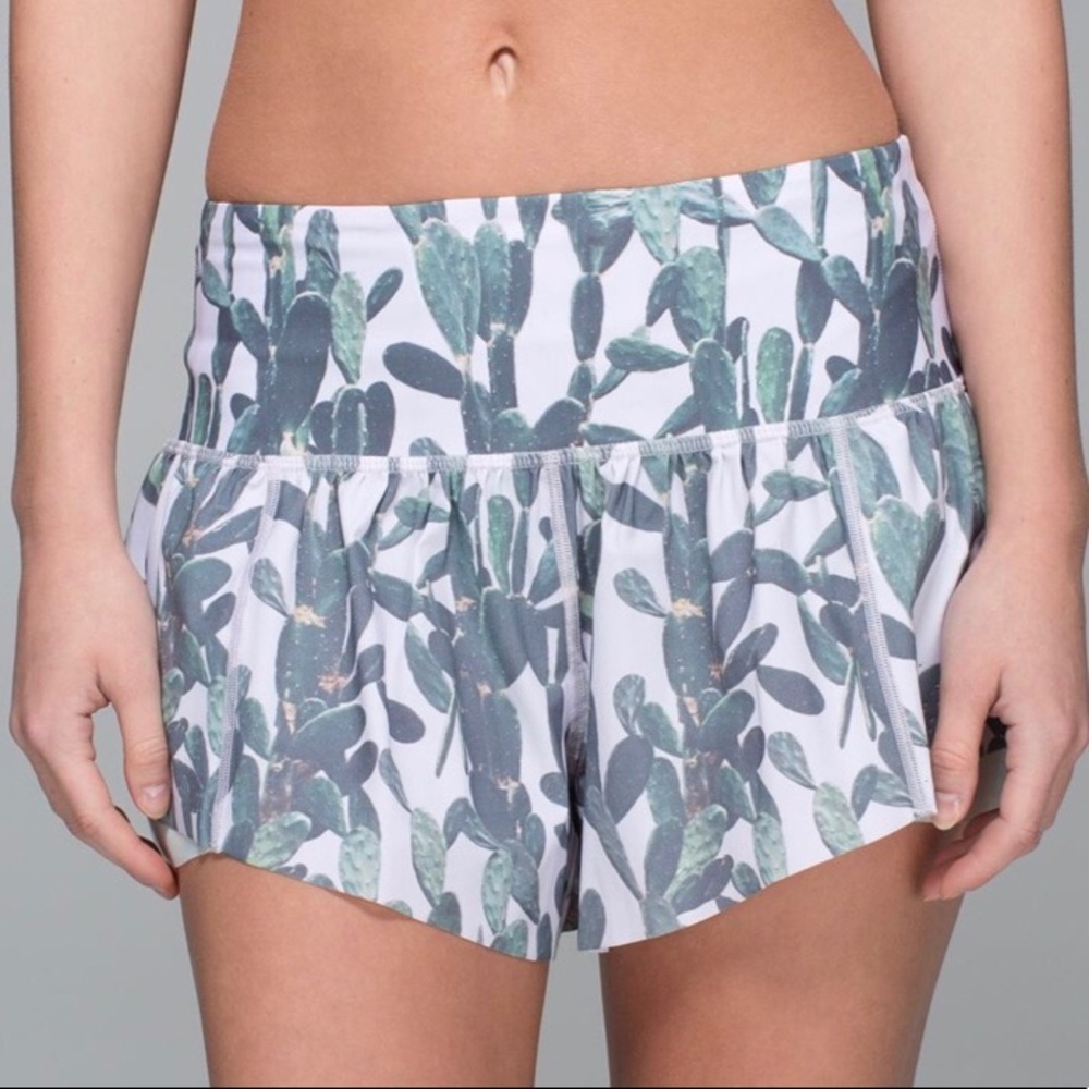 RARE Lululemon Water: Sea-Me Run Shorts Cactus 🌵